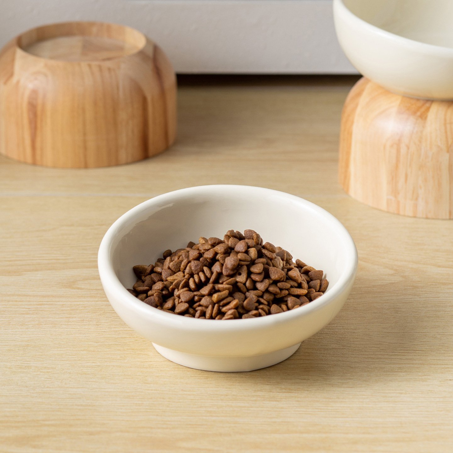 Raised Tilted Ceramic Pet Food Bowl with Wooden Pedestal - Image 4
