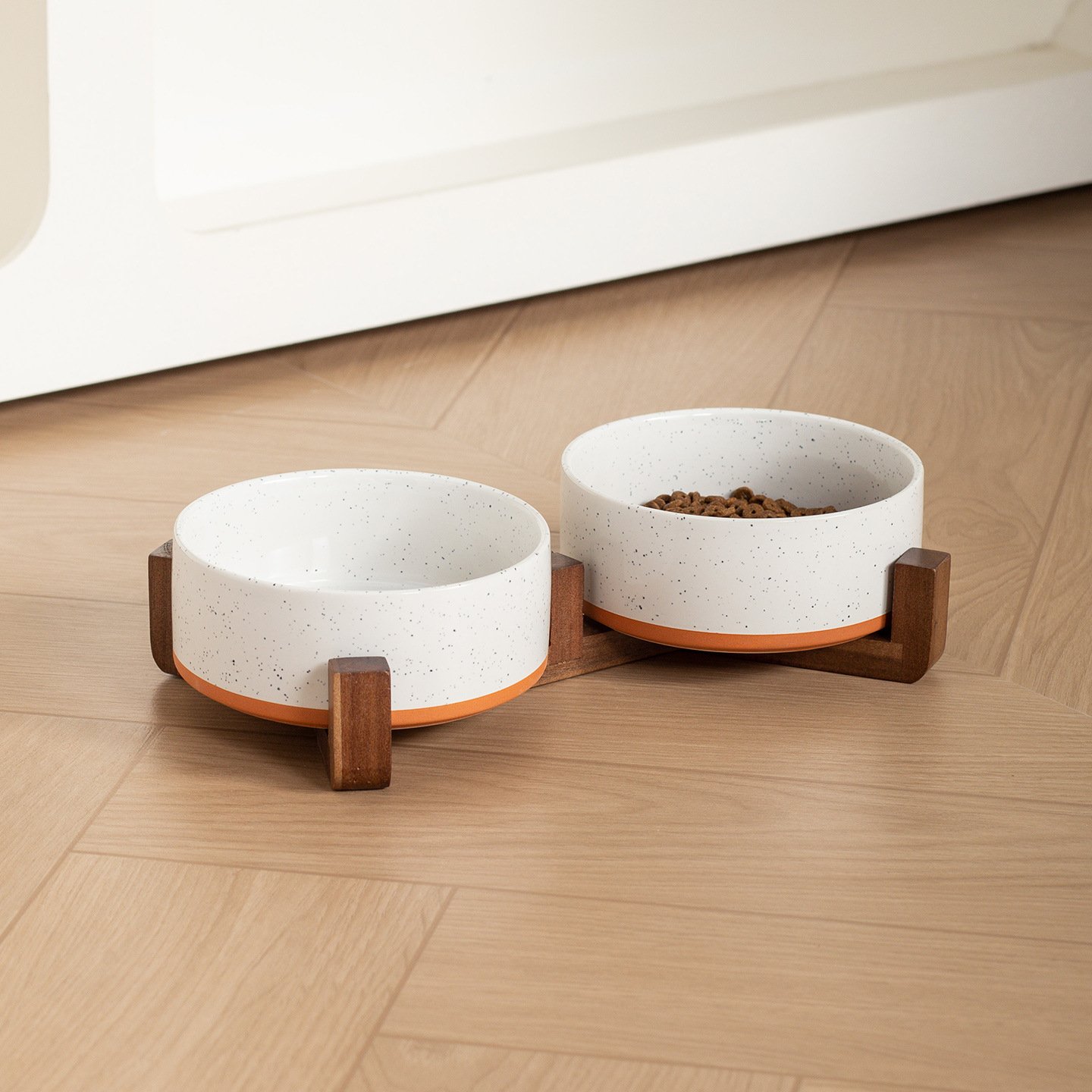 Raised Marble Ceramic Cat Bowl with Bamboo Stand for Dogs - Image 4