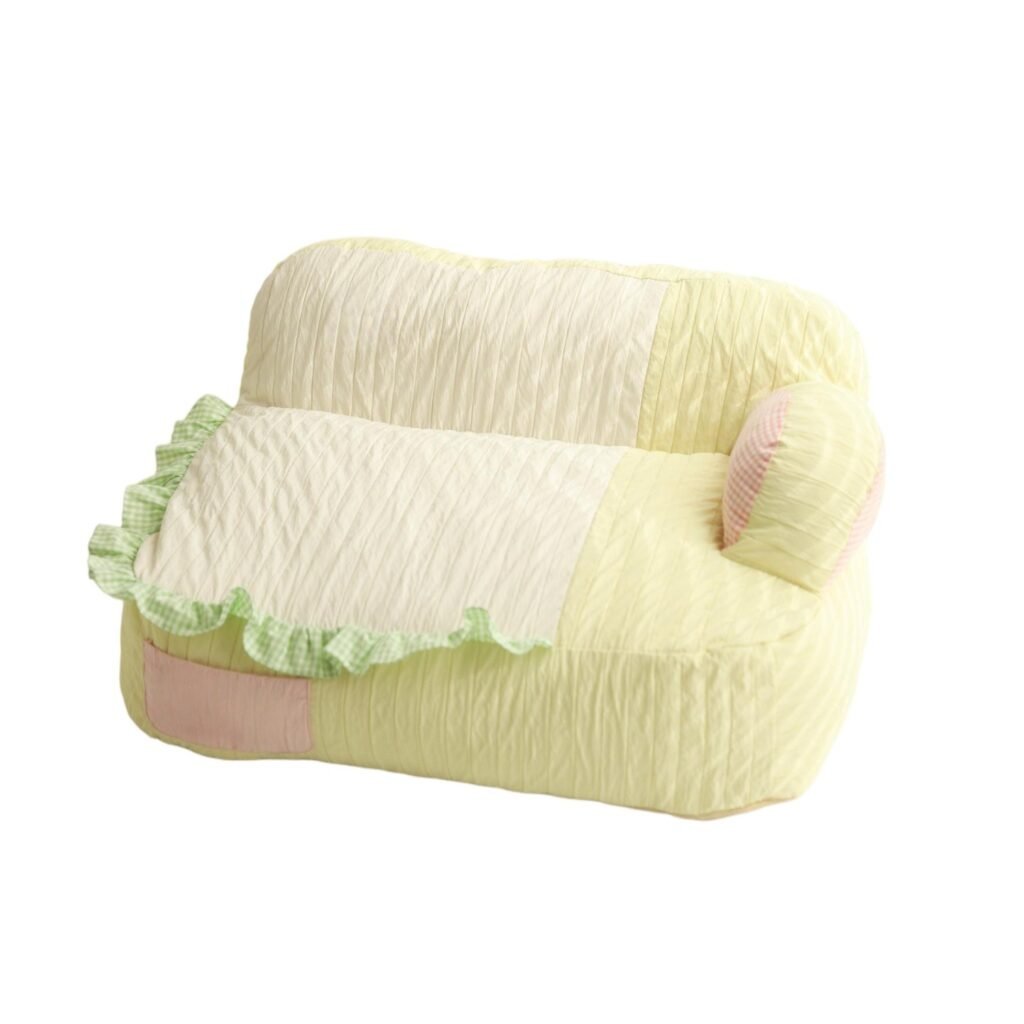 Fresh wrinkled fabric pet sofa bed, pet bed with ruffle gingham trim, cute soft dog cat couch with side pocket